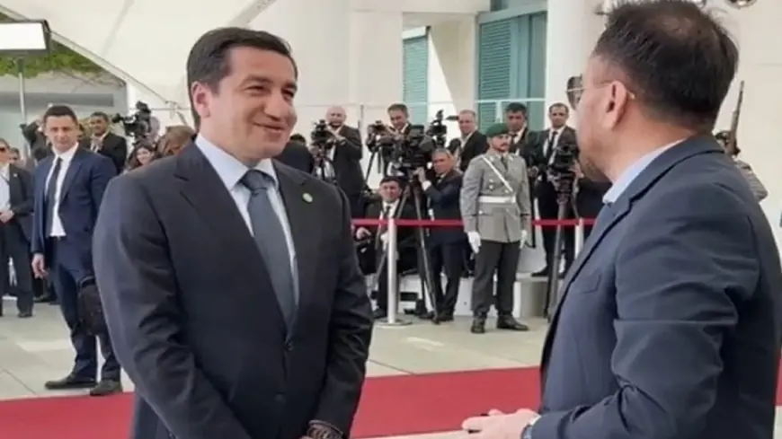 Hikmət Hacıyev Almaniyada Tural Sadıqlı ilə üz-üzə gəldi - Söhbətin VİDEOSU
