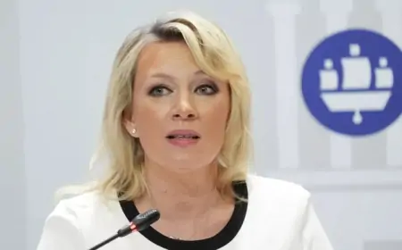 "Üç dəfə banlamaq, bir dəfə fırlanmaq..." - Zaxarova nə demək istədi?