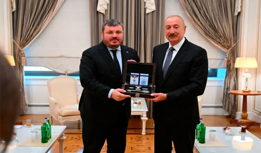 Prezidentə “İrpin şəhərinin fəxri vətəndaşı” vəsiqəsi təqdim edildi - FOTO