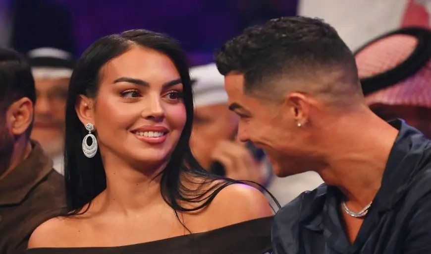 Corcinanın satıcı işlədiyi mağazaya gəlibmiş - Ronaldo onunla belə tanış olub
