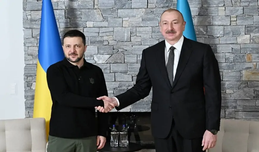 Əliyev Zelenskini təbrik etdi 