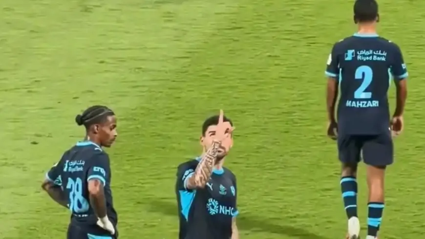 Ölmüş dostunu ələ salan ərəb azarkeşlərə xristian futbolçudan DƏRS - “Allah sizi görür”  + VİDEO