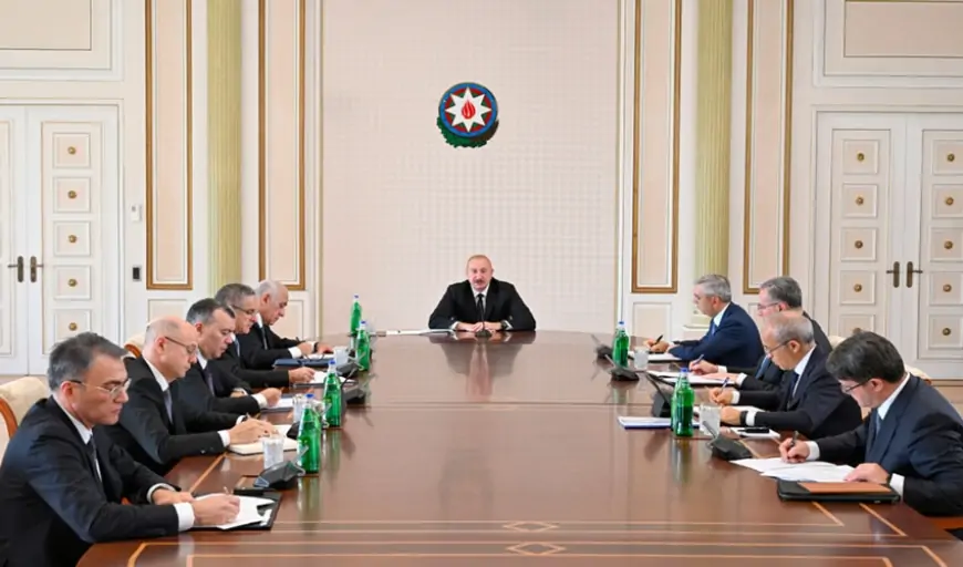 Prezident müşavirə keçirdi - FOTOLAR