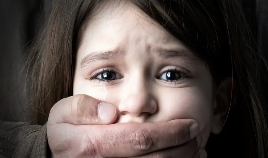 Ata 5 yaşlı qızına seksual hərəkətlər edən qonşusunu BAĞIŞLADI - ŞOK İFADƏLƏR