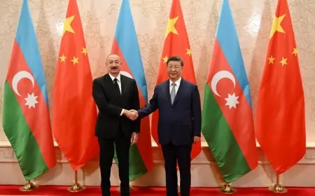 İlham Əliyev Si Cinpini təbrik etdi 