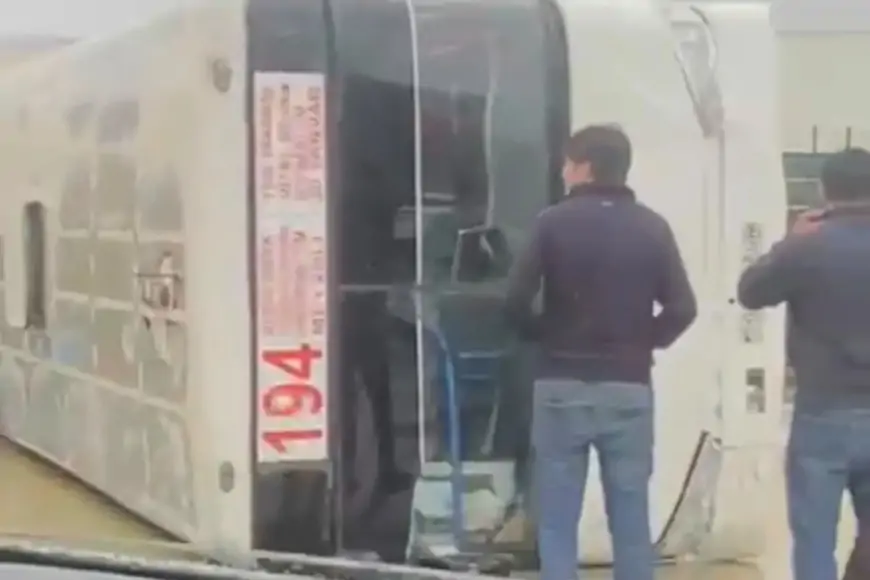 Bakıda 194 nömrəli AVTOBUS AŞDI - Yaralılar var + VİDEO