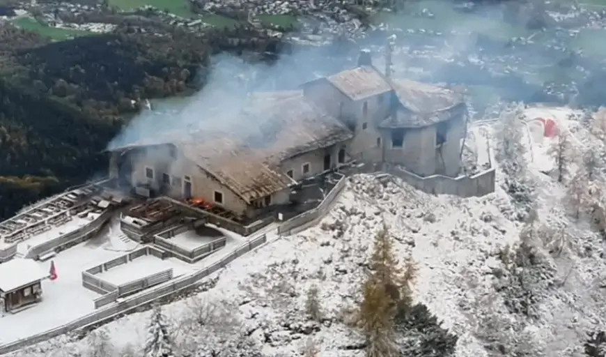 Adolf Hitlerin evi yanıb kül oldu - FOTOLAR