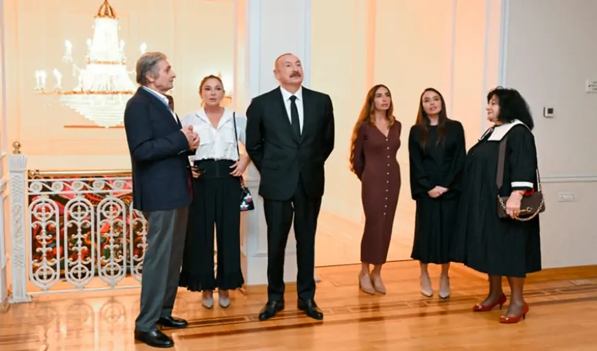Prezident və ailəsi sərgidə iştirak etdi - FOTOLAR
